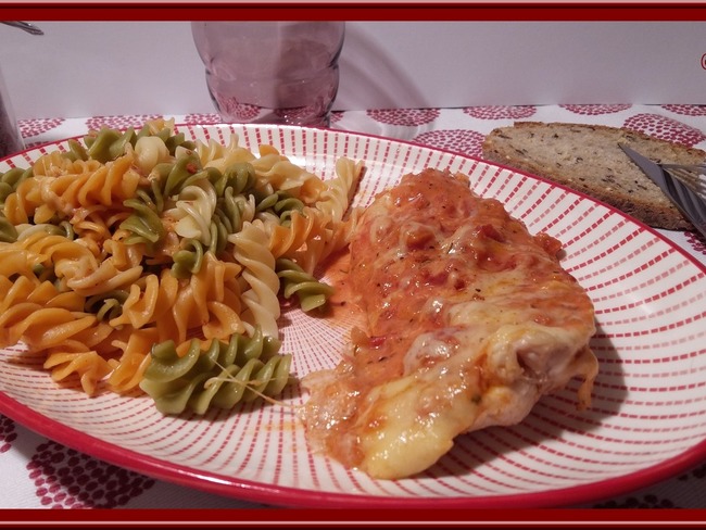 Escalopes de dinde gratinées à la tomate - Oh, la gourmande.. - Recette