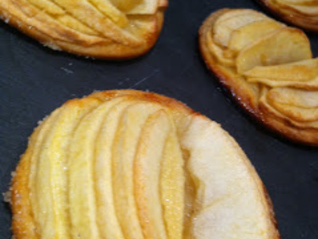 Tartes Fines Individuelles Aux Pommes Un Delice Tout