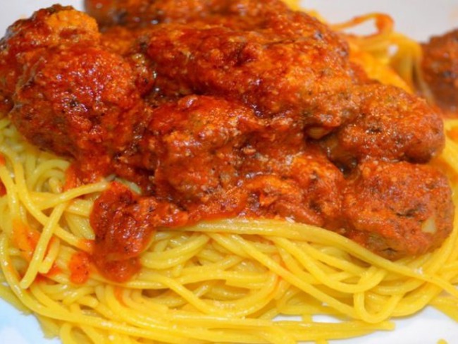 Spaghetti Aux Boulettes De Viande Recette Par Tastygourmandise