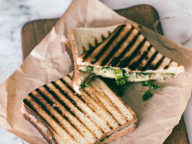 Croque Monsieur Au Kale Et Oignons Confits Recette Par Nina