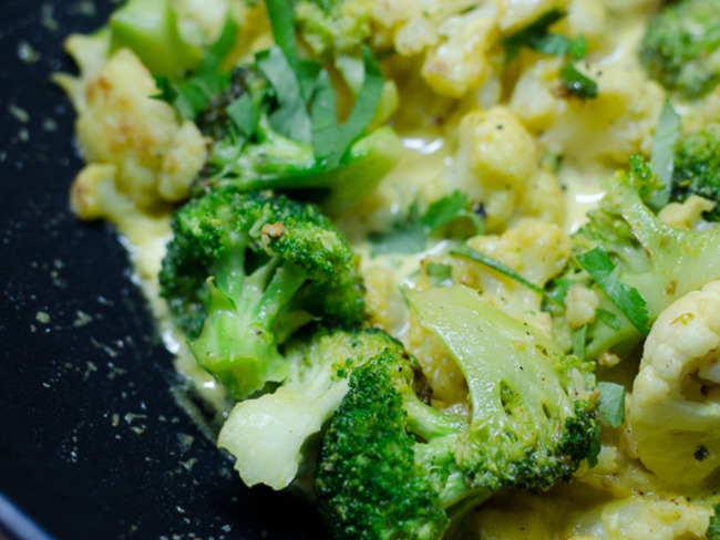 Brocoli et chou-fleur au curry - Recette par Piratage Culinaire