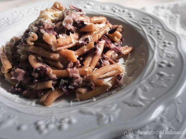 Pates Au Radicchio Rosso Et Chair De Saucisse Recette Par Ma