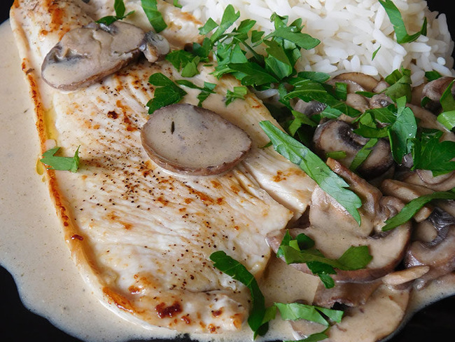 Escalopes De Veau Normande A La Creme Et Aux Champignons