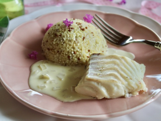 Dos de cabillaud au court-bouillon et sauce beurre blanc - Recette par