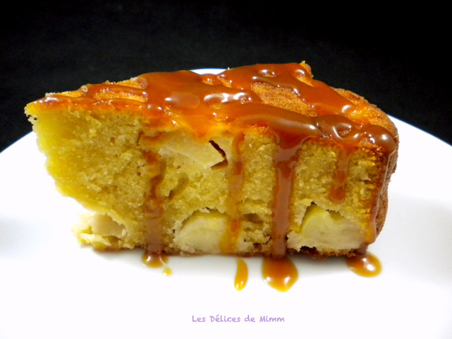 Gâteau moelleux aux pommes et au caramel au beurre salé - Recette par Mimm
