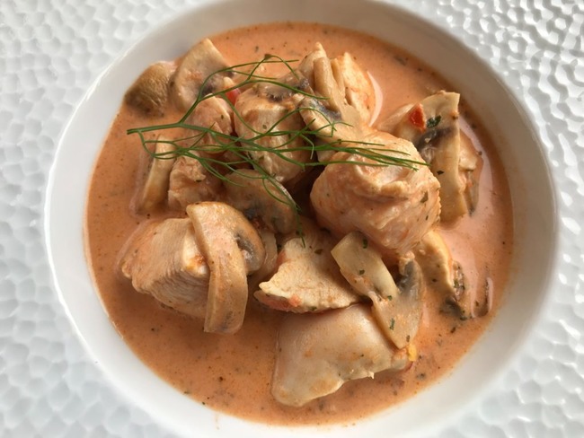Emince De Poulet A La Creme Tomatee Recette Par Nathychef