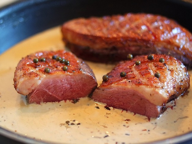 Magret De Canard Sauce Au Poivre Vert Recette Par Court Bouillon