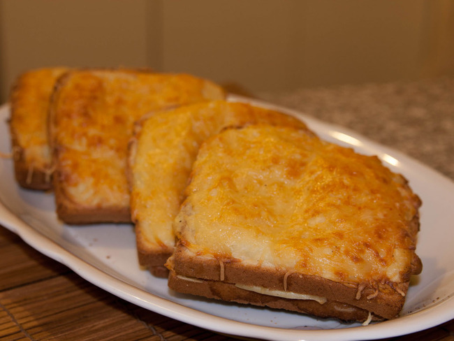 Croque Monsieur A La Bechamel Recette Par Leroi