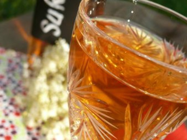 Vin De Fleurs De Sureau