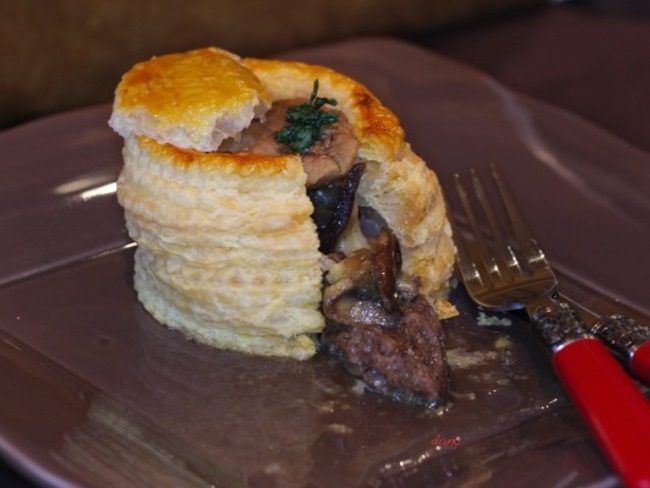 Vol Au Vent De Caille Aux Morilles Et Champignons Du Moment