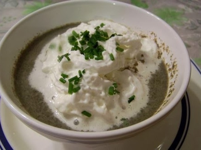 Veloute De Champignons De Paris Chantilly Au Roquefort Et Poivre