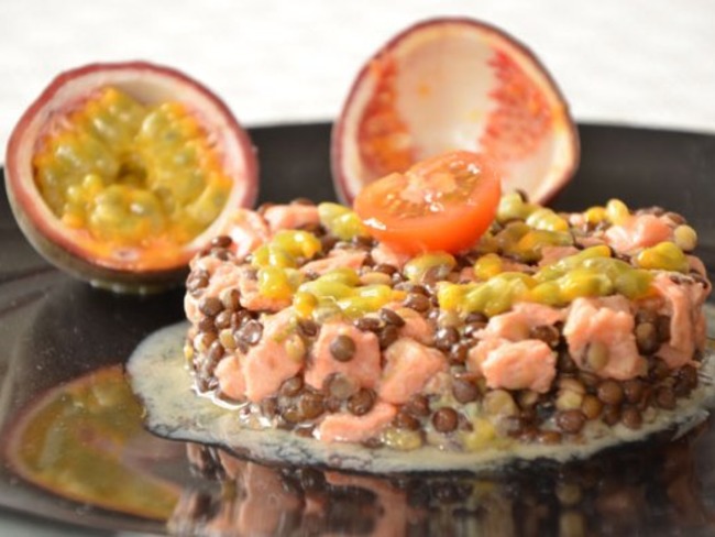 Tartare De Saumon Aux Lentilles Beluga Et Fruits De La Passion