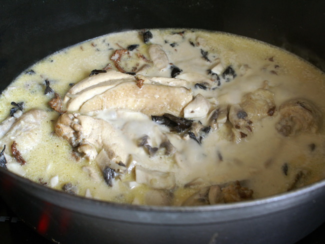 Poulet En Sauce Au Vin Jaune Et Aux Morilles Recette Par Chef Simon