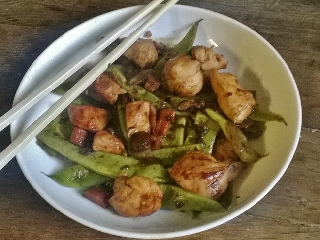 Poulet Saute Aux Haricots Plats Avec Une Sauce A L Orange