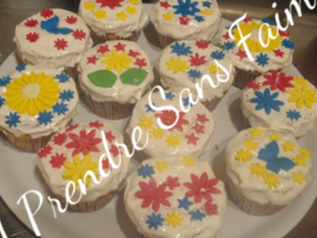 Cupcakes A La Vanille Et Glacage Americain Recette Par A Prendre