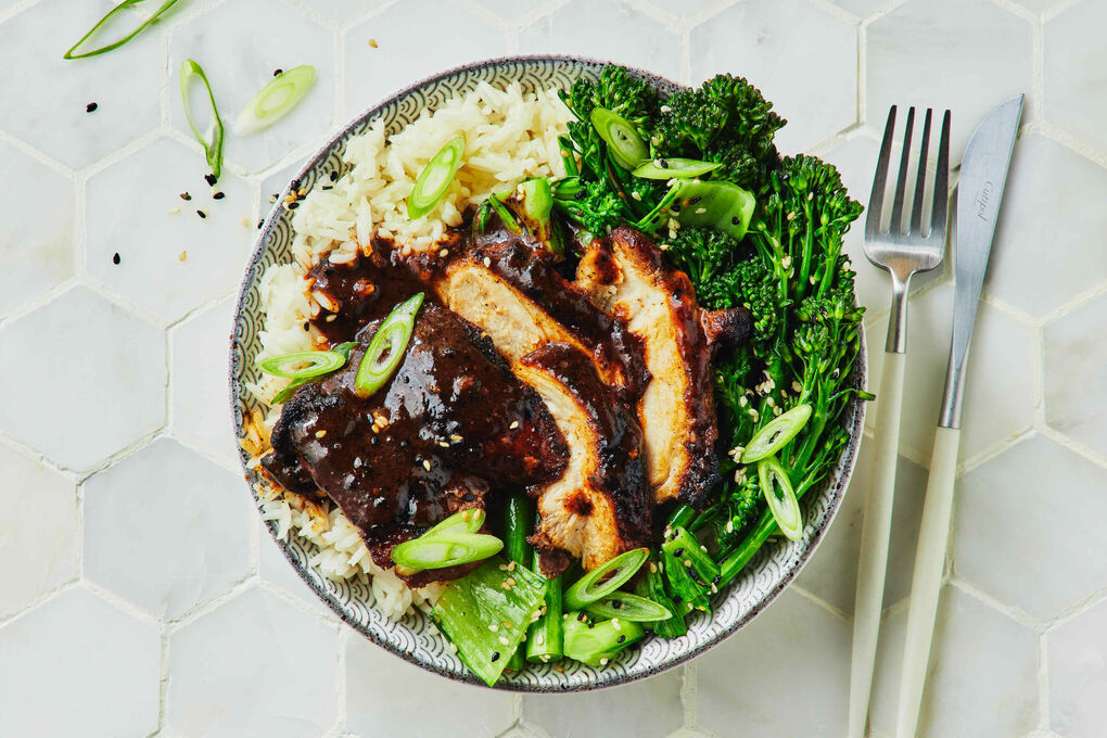 15-Min Spicy Korean Barbecue Chicken with Jasmine Rice and ...