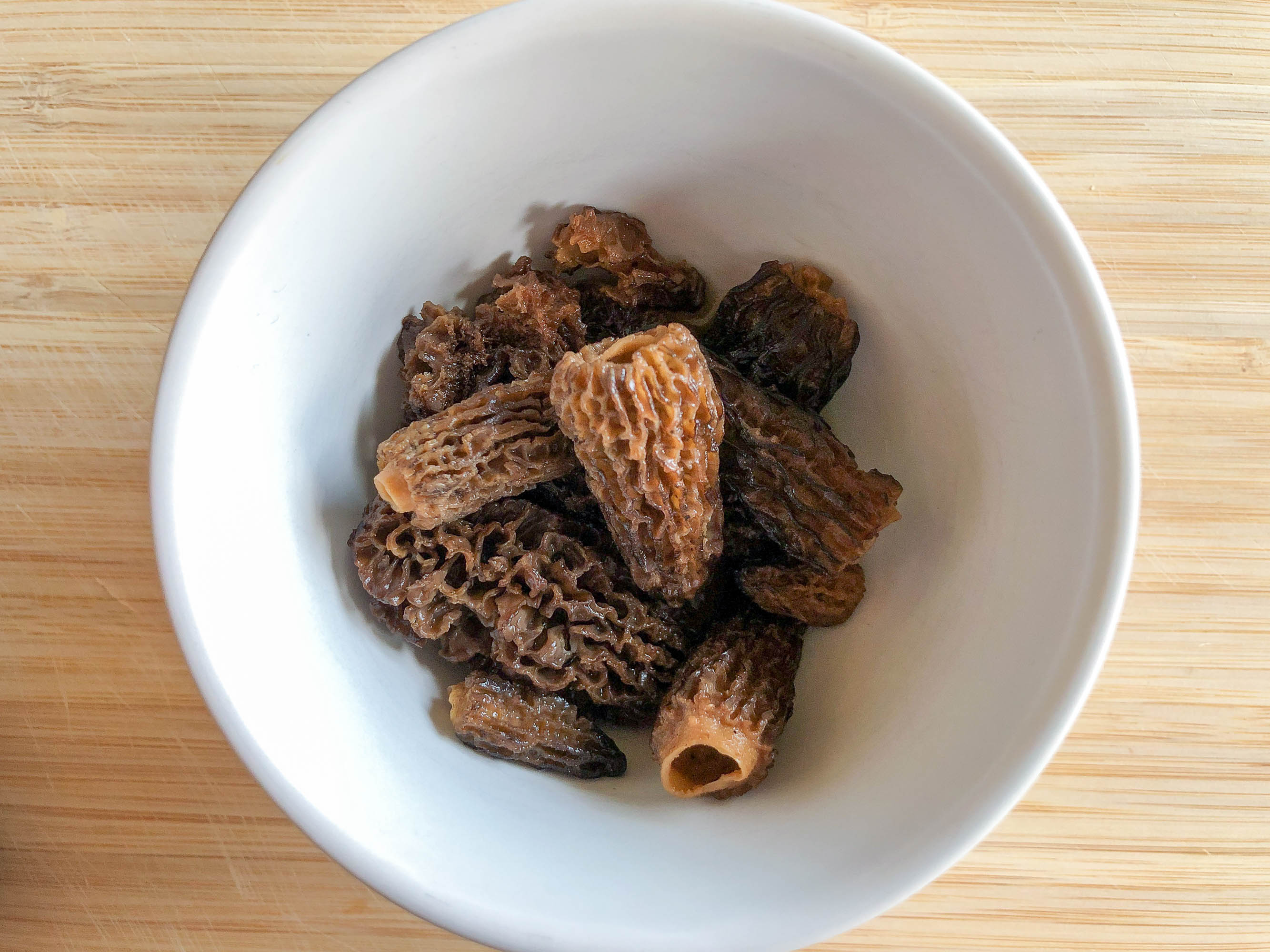 Fricassée De Ris De Veau Aux Morilles Fricassée de ris de veau aux morilles sauce au Noilly - Recette par Chef  Simon