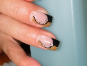 Modele unghii black& gold