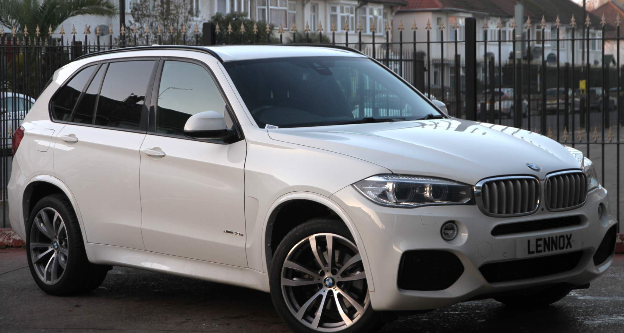 BMW X5 XDRIVE40E M SPORT 5-Door 2015