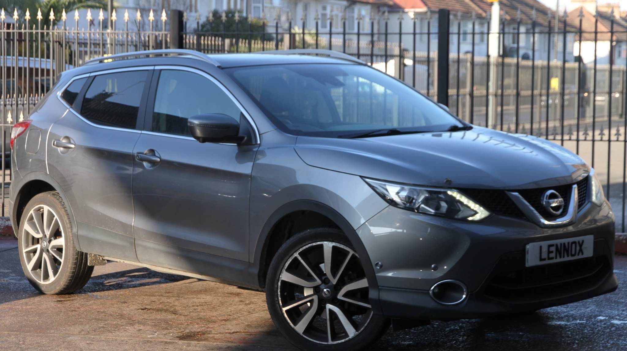 Nissan Qashqai TEKNA DIG-T XTRONIC 5-Door 2016
