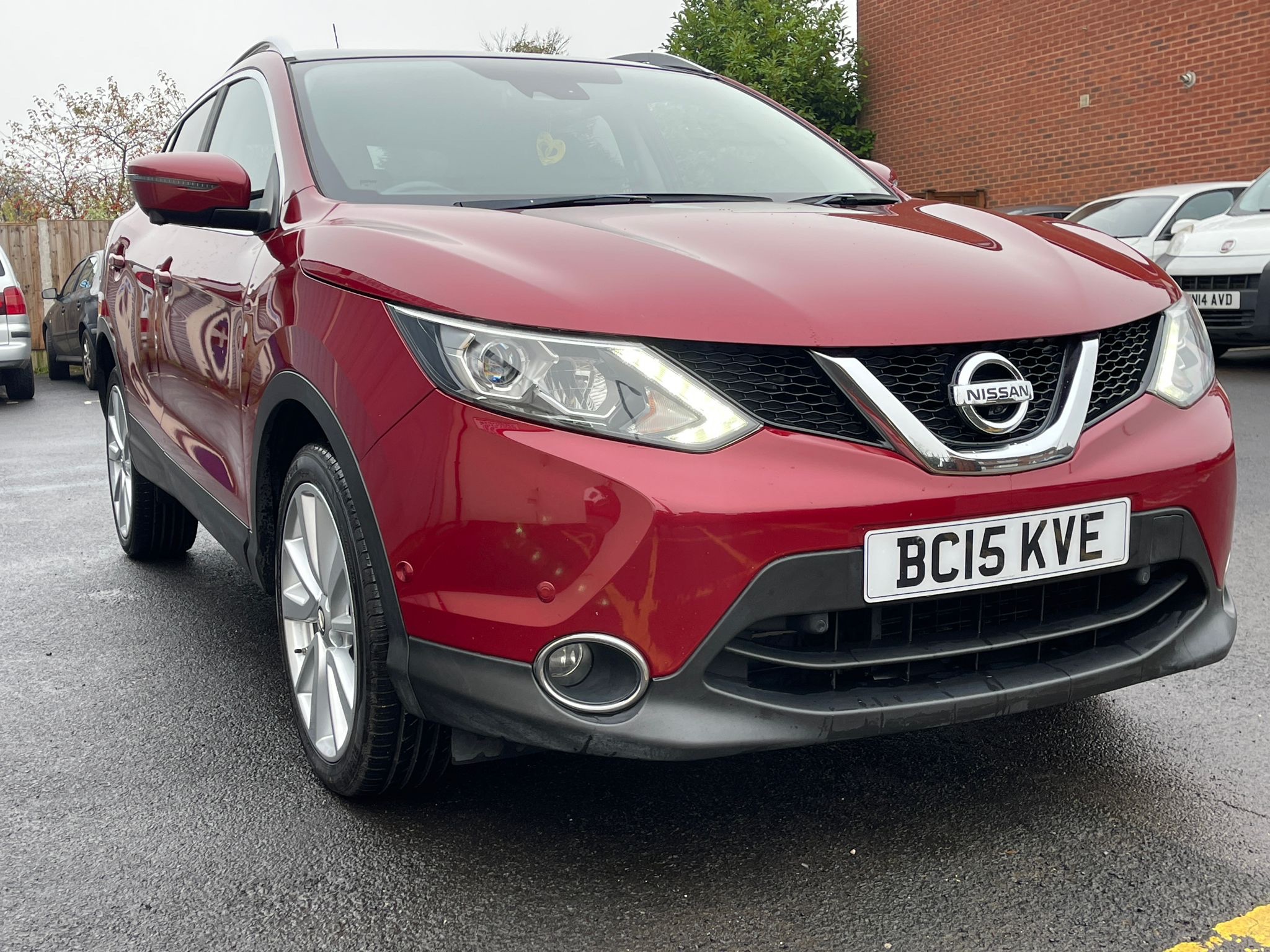 Nissan Qashqai DCI TEKNA 5-Door 2015