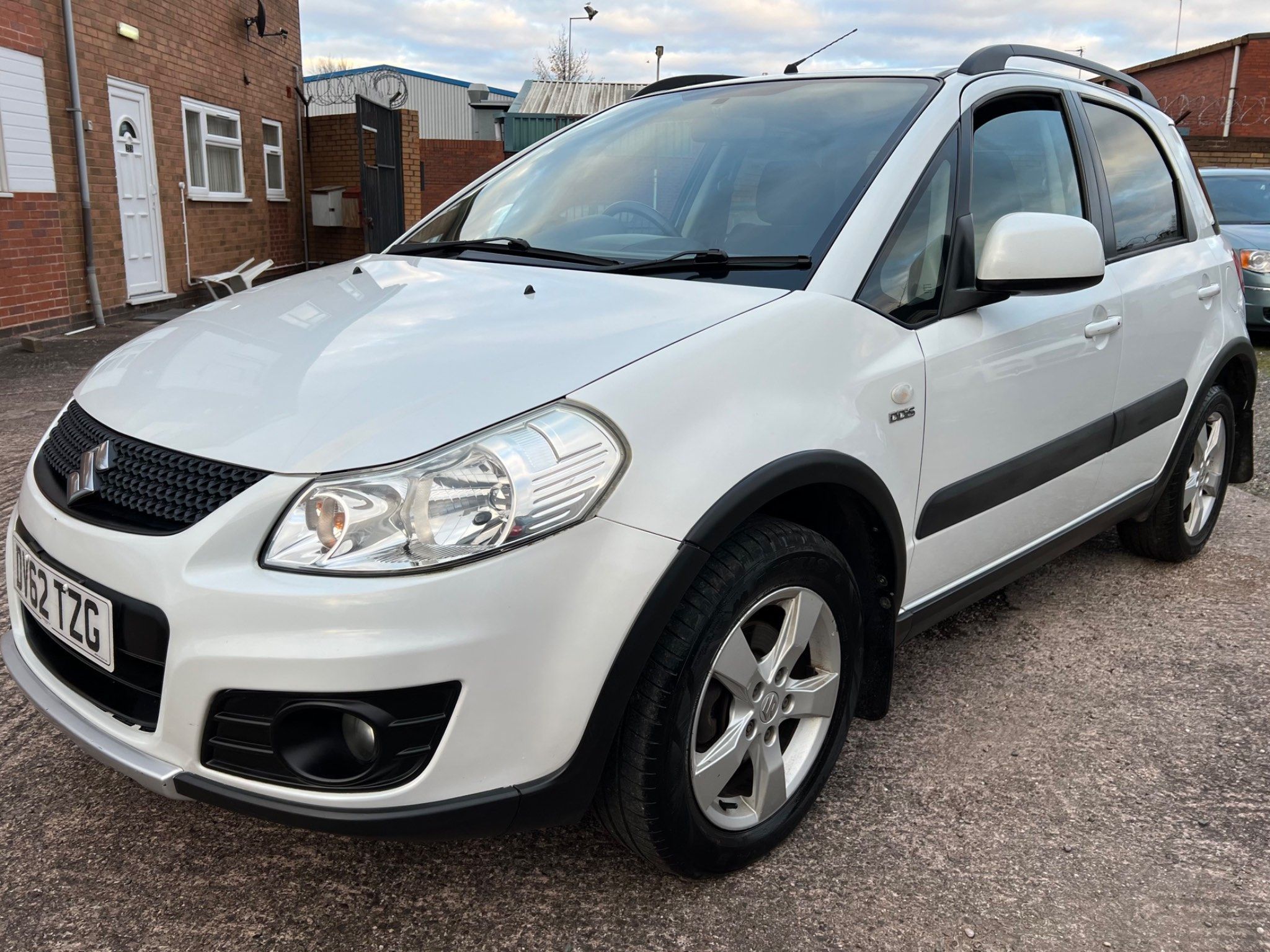 Suzuki SX4 SZ5 DDIS 5-Door 2012