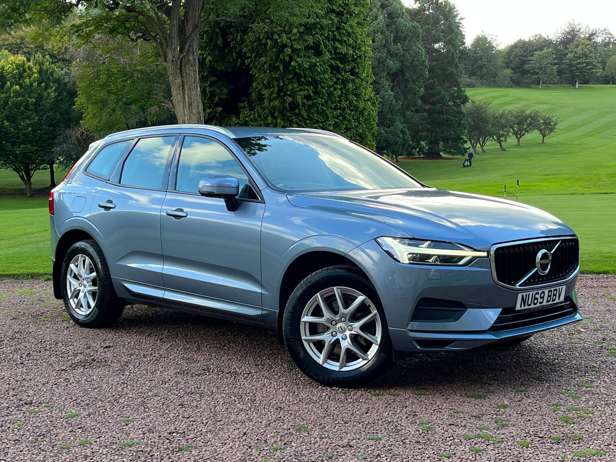 Volvo XC60 B4 MOMENTUM AWD 5-Door 2019