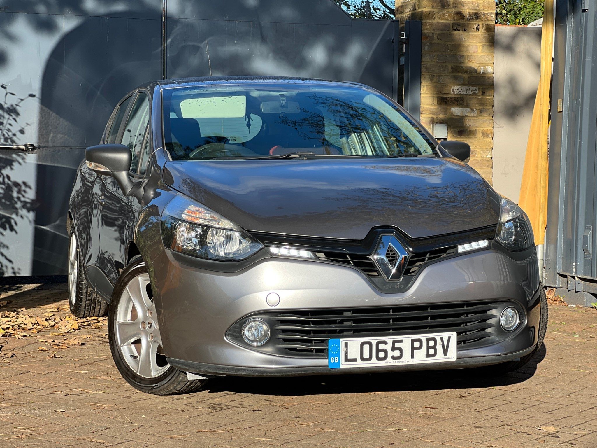 Renault Clio PLAY 16V 5-Door 2015