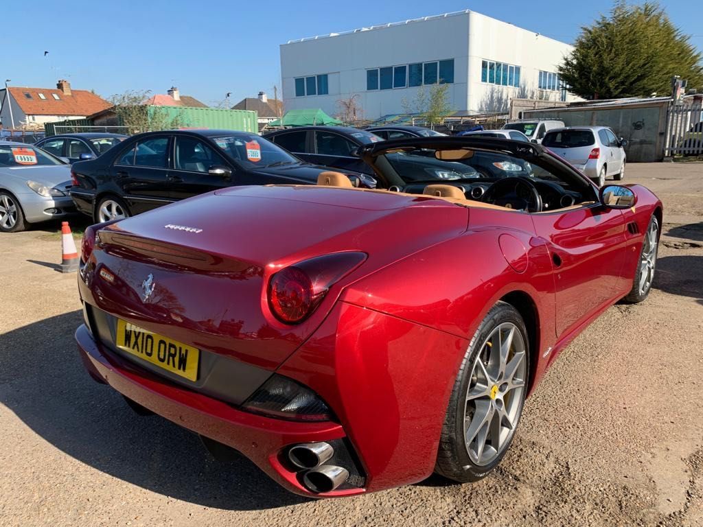 Ferrari California V8 2-Door 2010