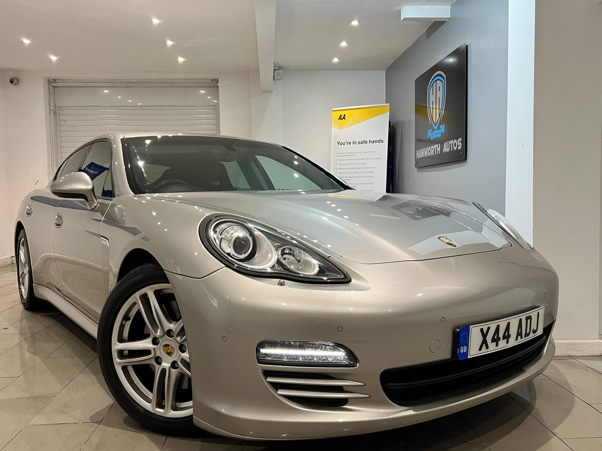 Porsche Panamera V6 4 PDK 5-Door 2010