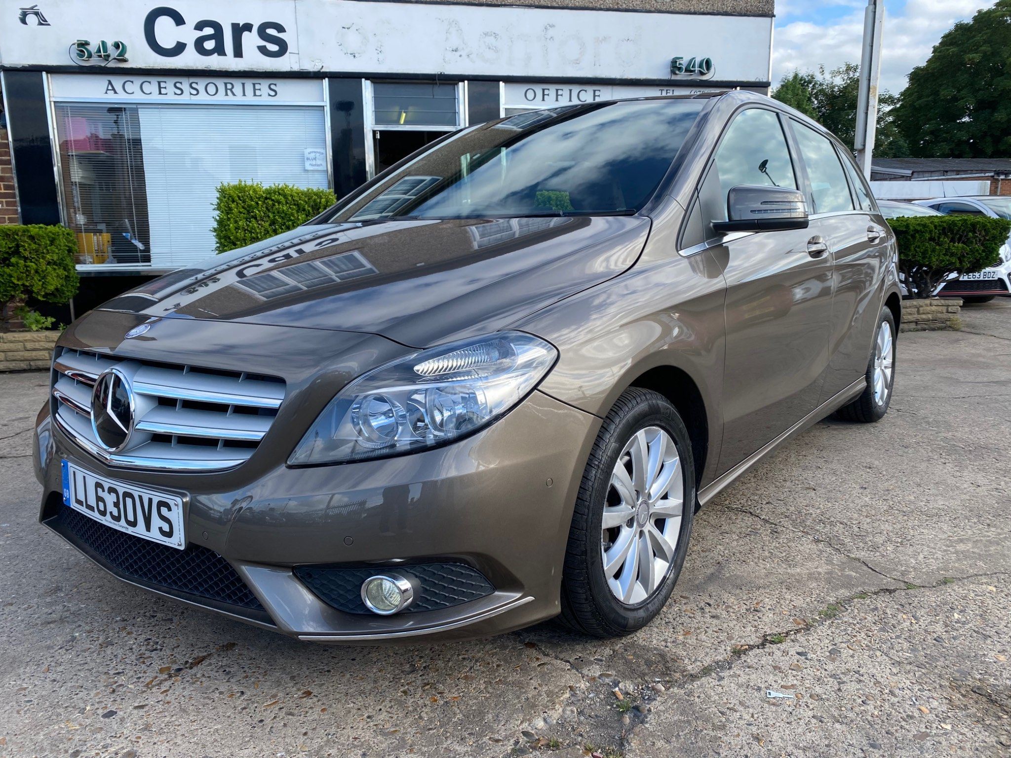 Mercedes-Benz B Class B180 BLUEEFFICIENCY SE 5-Door 2013