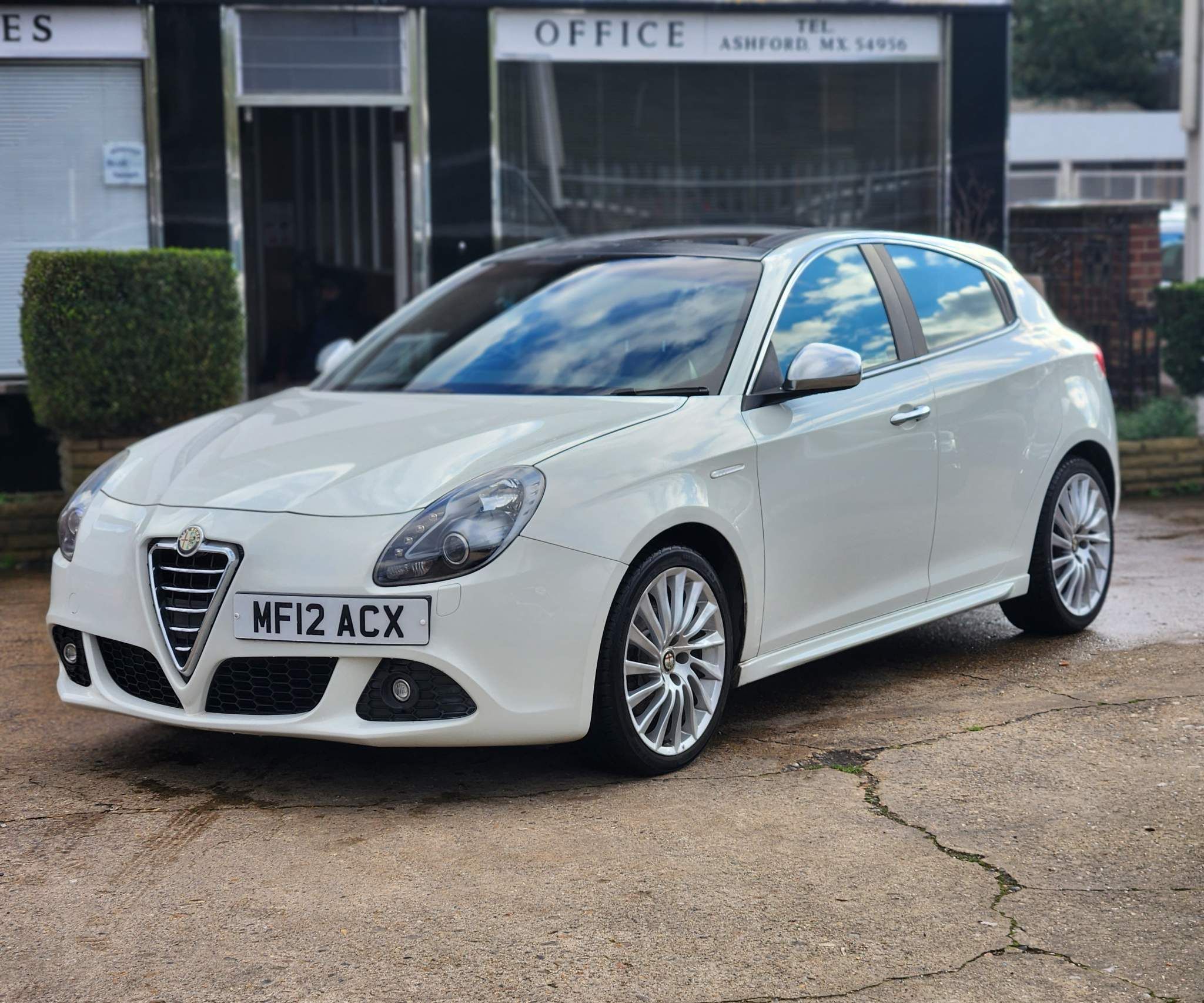 Alfa Romeo Giulietta MULTIAIR VELOCE TB TCT 5-Door 2012