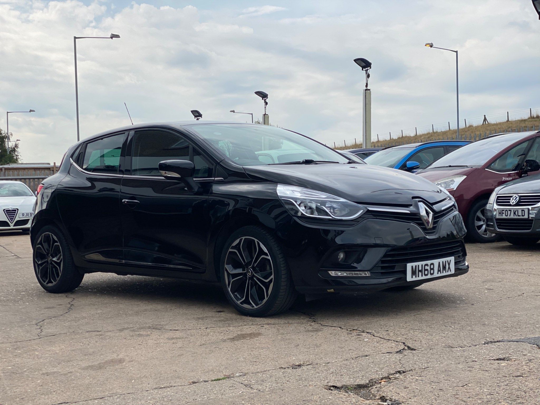 Renault Clio ICONIC TCE 5Door 2019