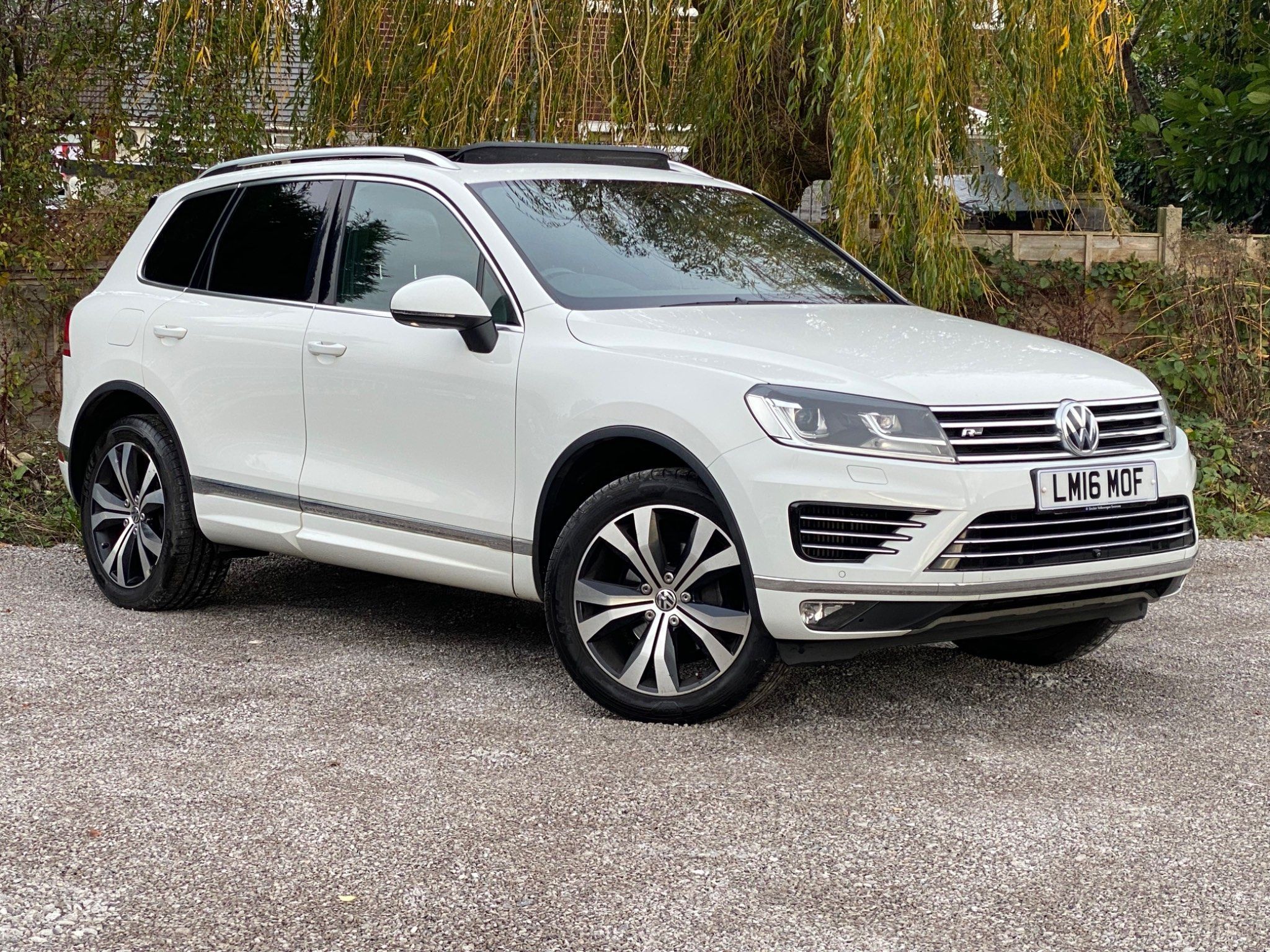 Volkswagen Touareg V6 R-LINE TDI BLUEMOTION TECHNOLOGY 5-Door 2016