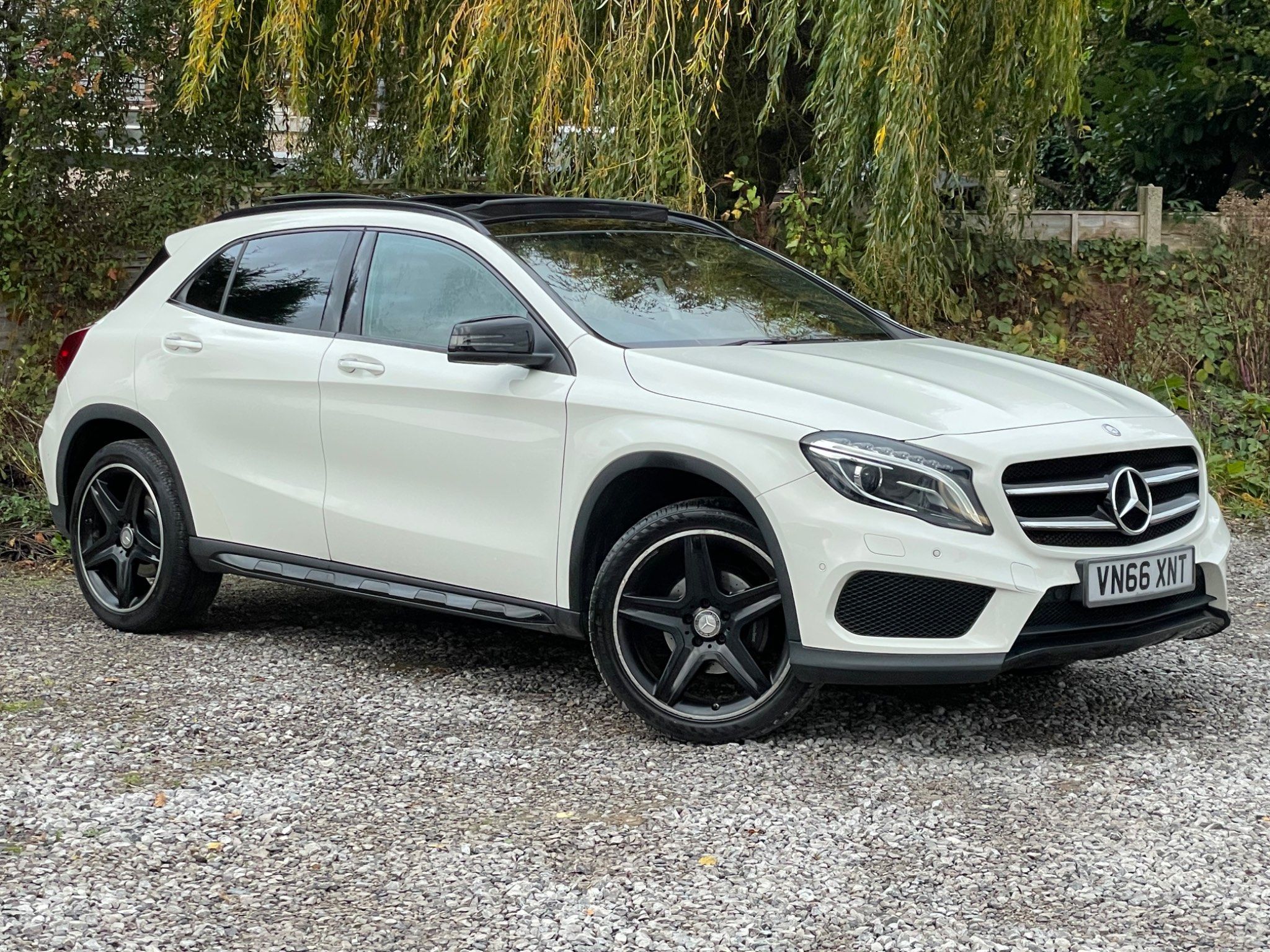 Mercedes-Benz GLA GLA 200 D AMG LINE PREMIUM PLUS 5-Door 2016