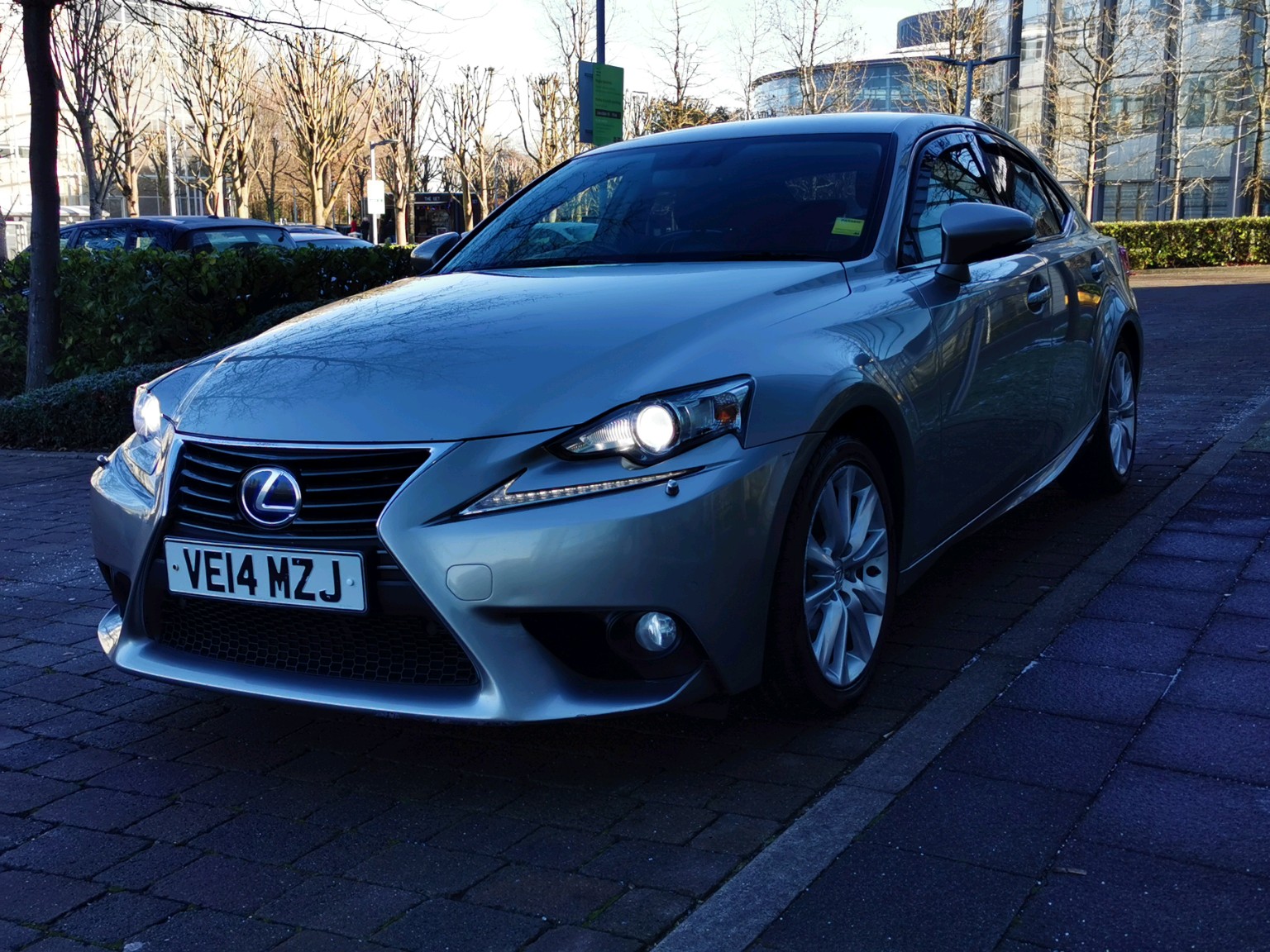 Lexus IS 2.5 Luxury Saloon 4dr Petrol Hybrid E-CVT Euro 5 [s/s] [223 ps] 2014