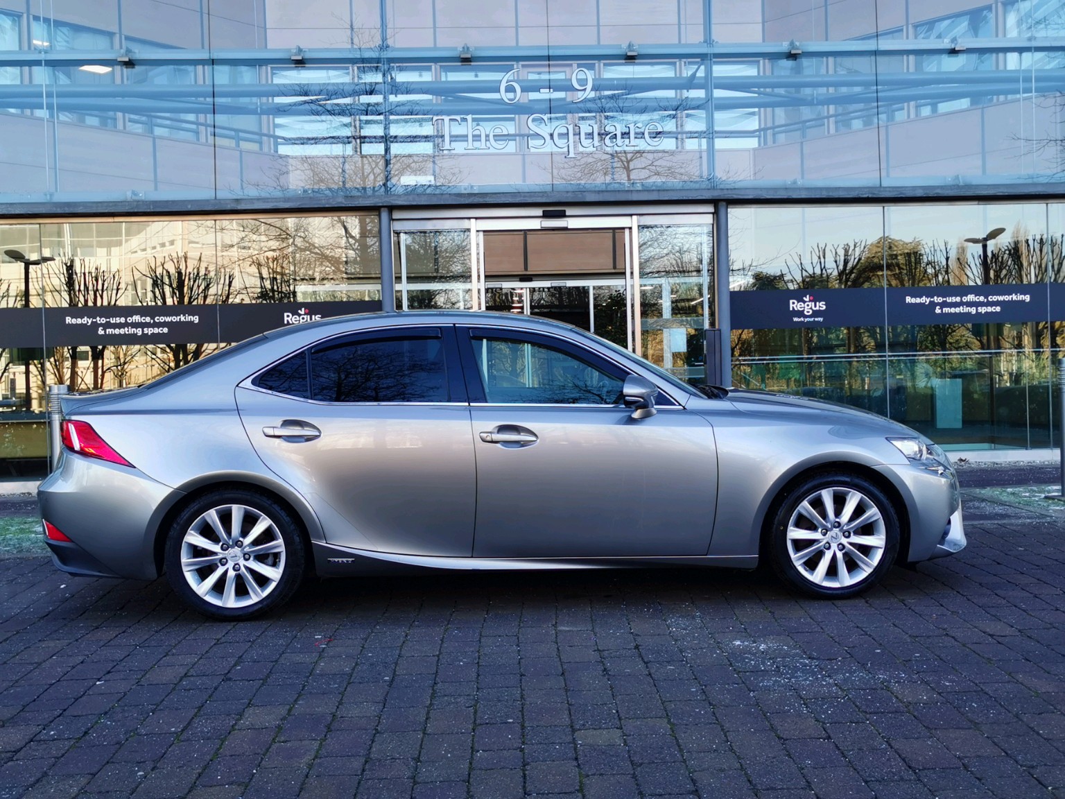 Lexus IS 2.5 Luxury Saloon 4dr Petrol Hybrid E-CVT Euro 5 [s/s] [223 ps] 2014