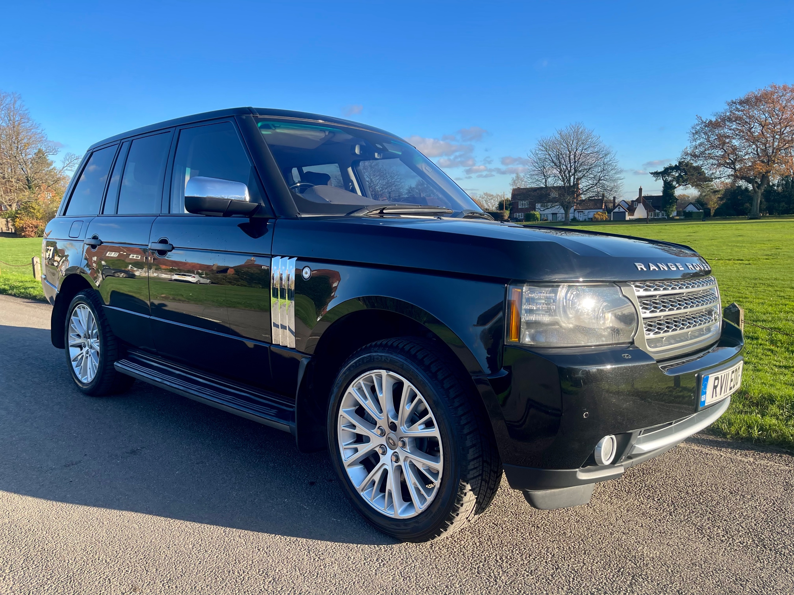 Land Rover Range Rover TDV8 AUTOBIOGRAPHY 5-Door 2011