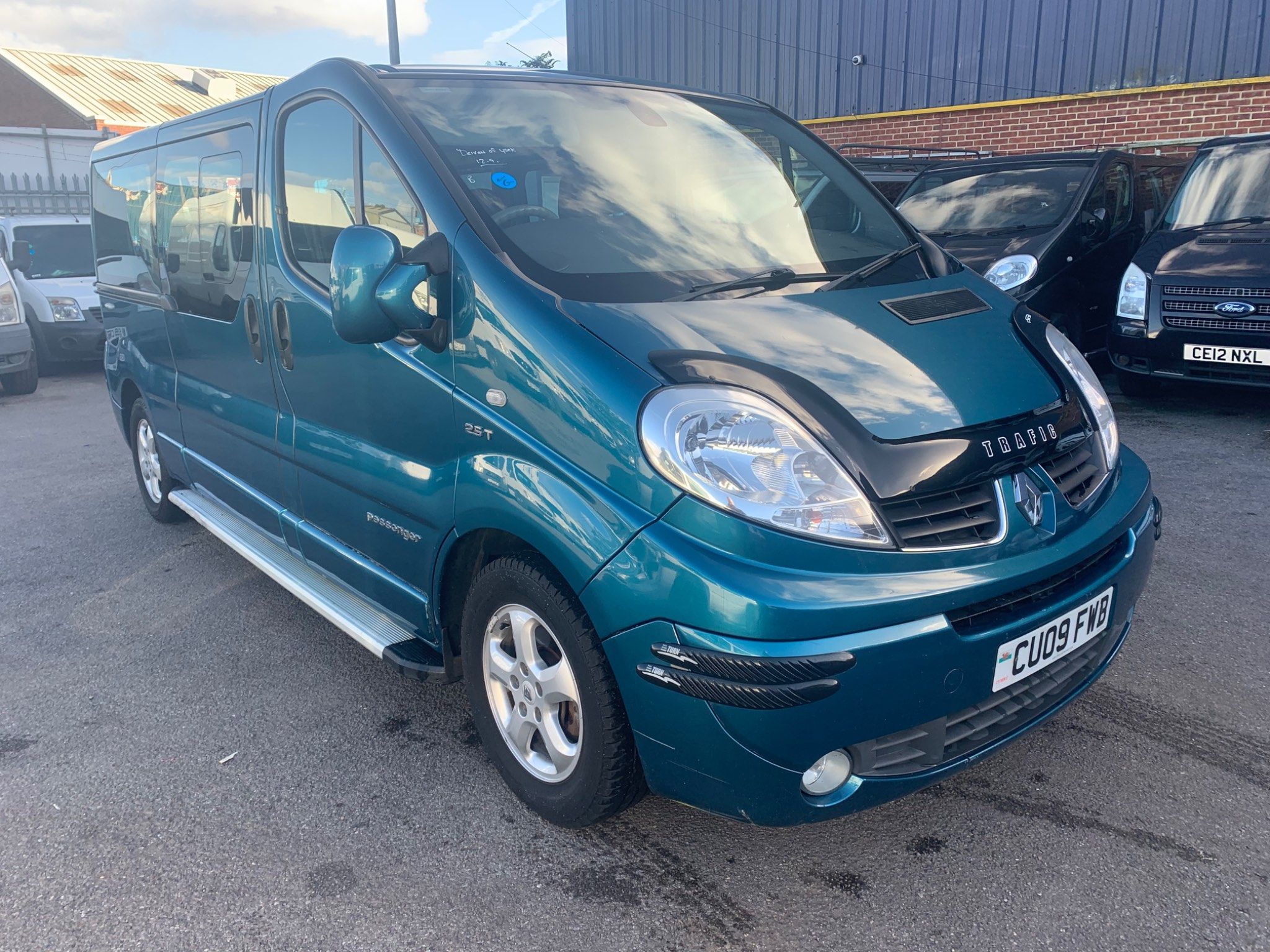 Renault Trafic LL29 STANDARD DCI FAP 5-Door 2009