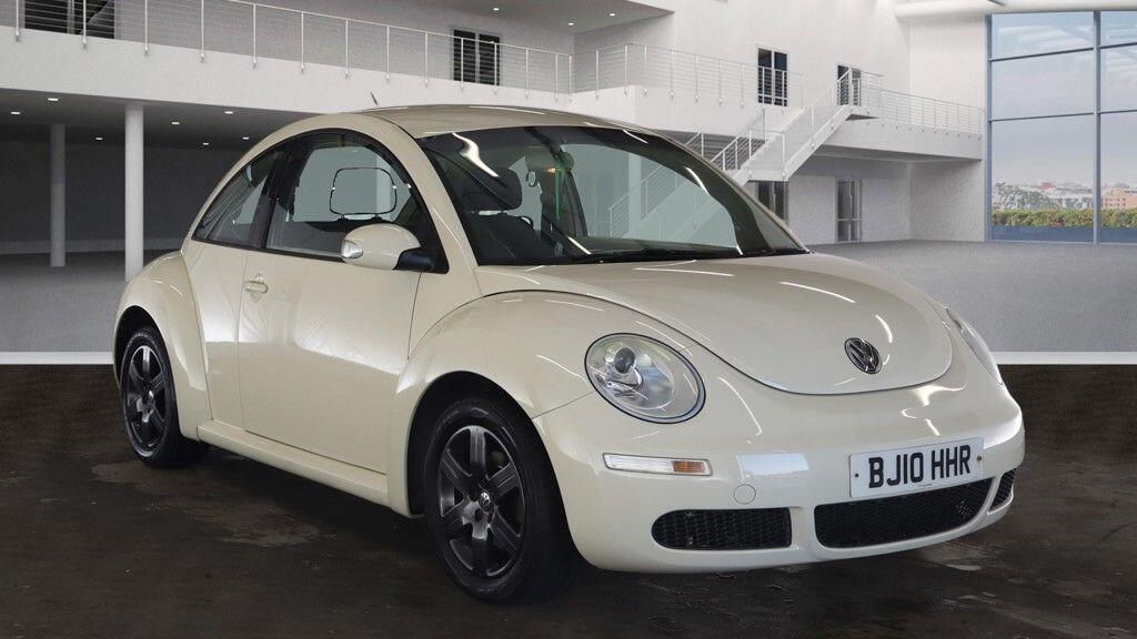 2010 Volkswagen Beetle 1.6 Luna Hatchback 3d