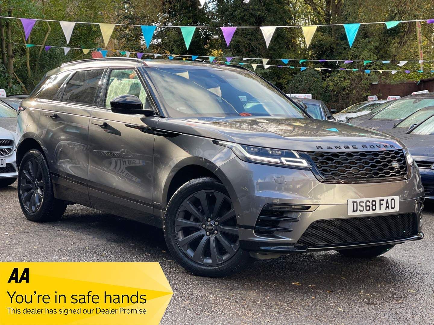 Land Rover Range Rover Velar R-DYNAMIC SE 5-Door 2018