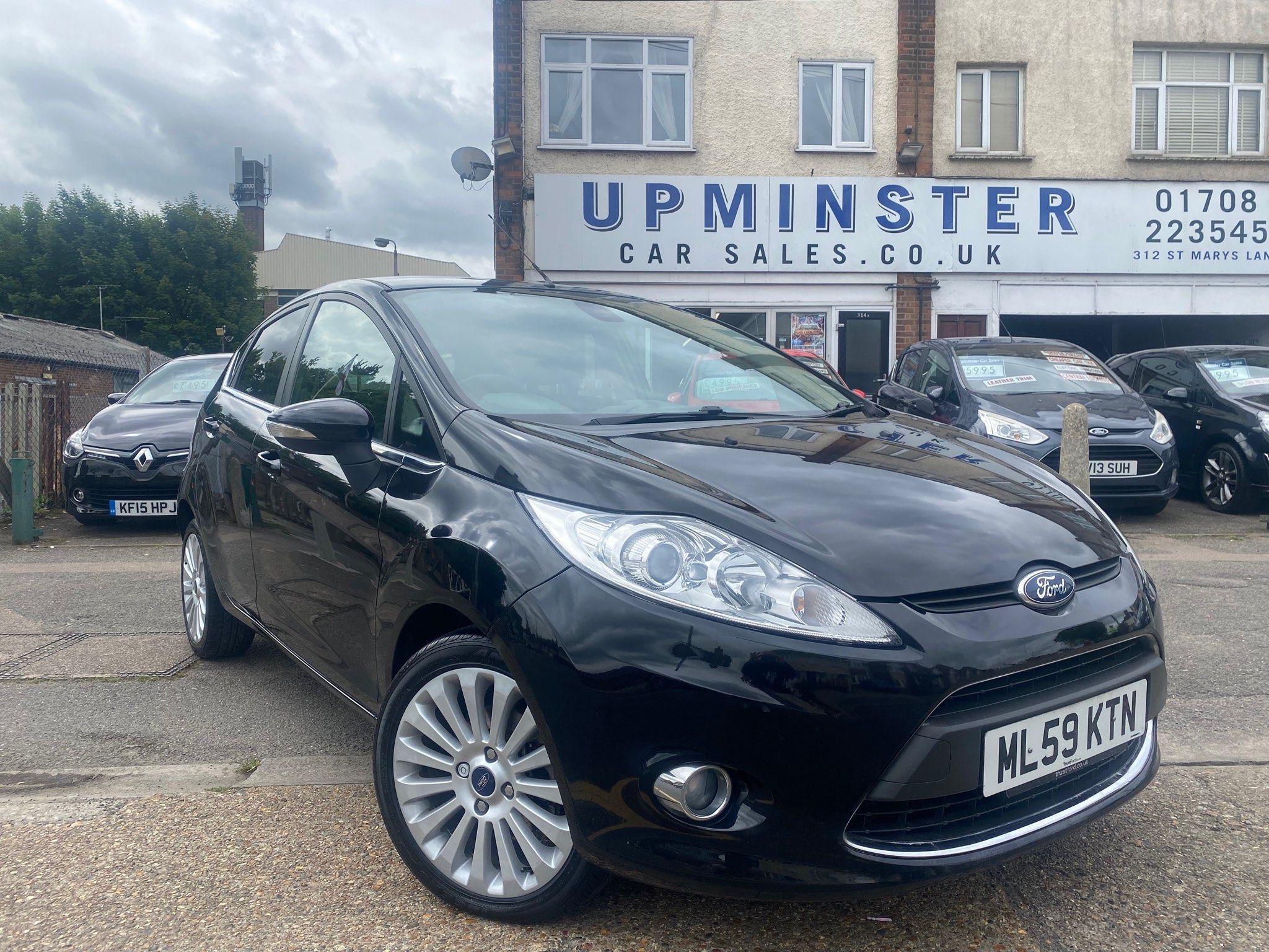Ford Fiesta TITANIUM 5-Door 2009