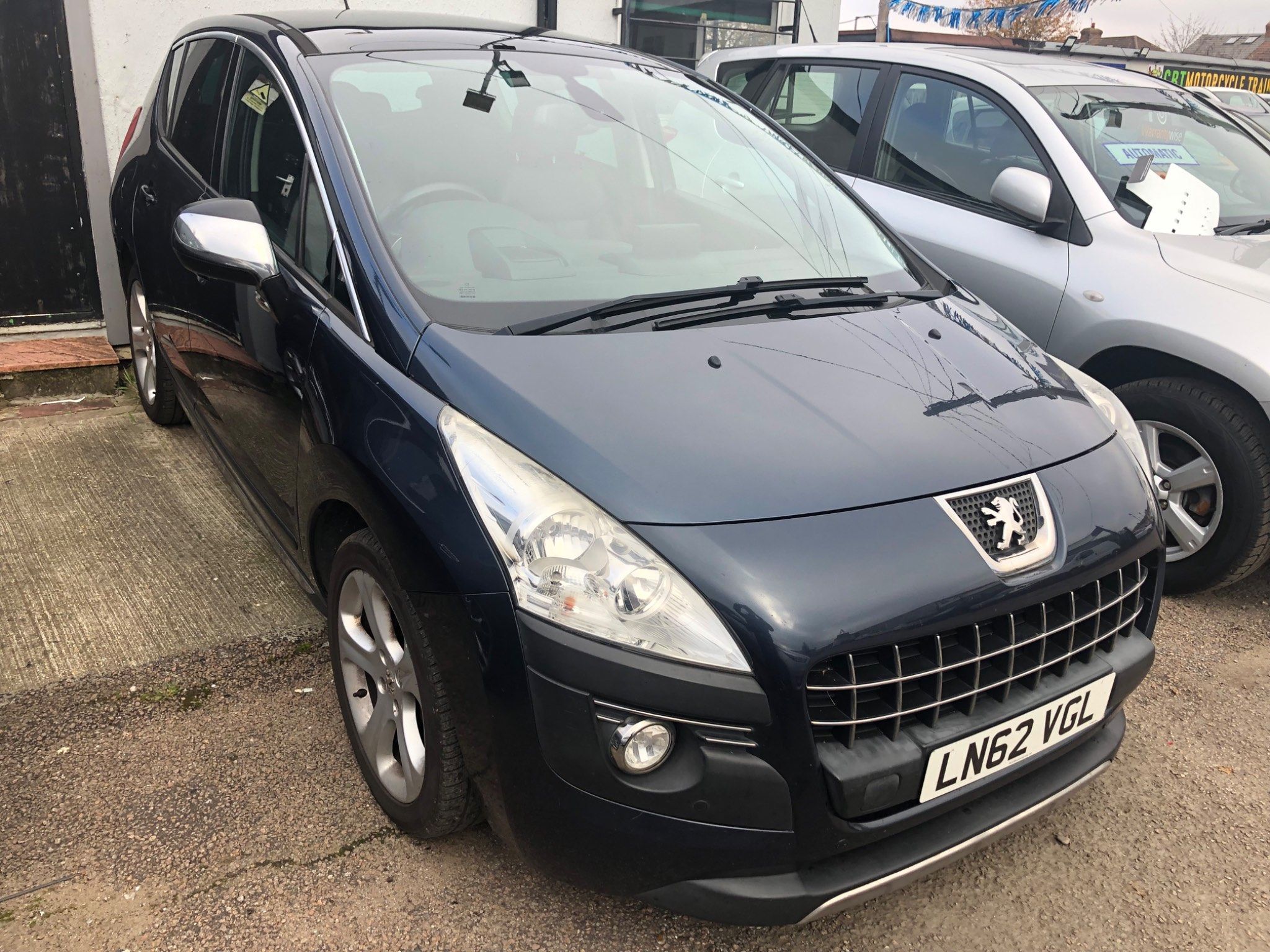 Peugeot 3008 ALLURE E-HDI FAP 5-Door 2012