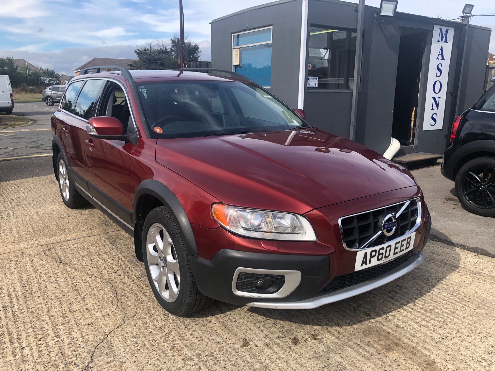 Volvo XC70 D5 SE LUX AWD 5-Door 2010