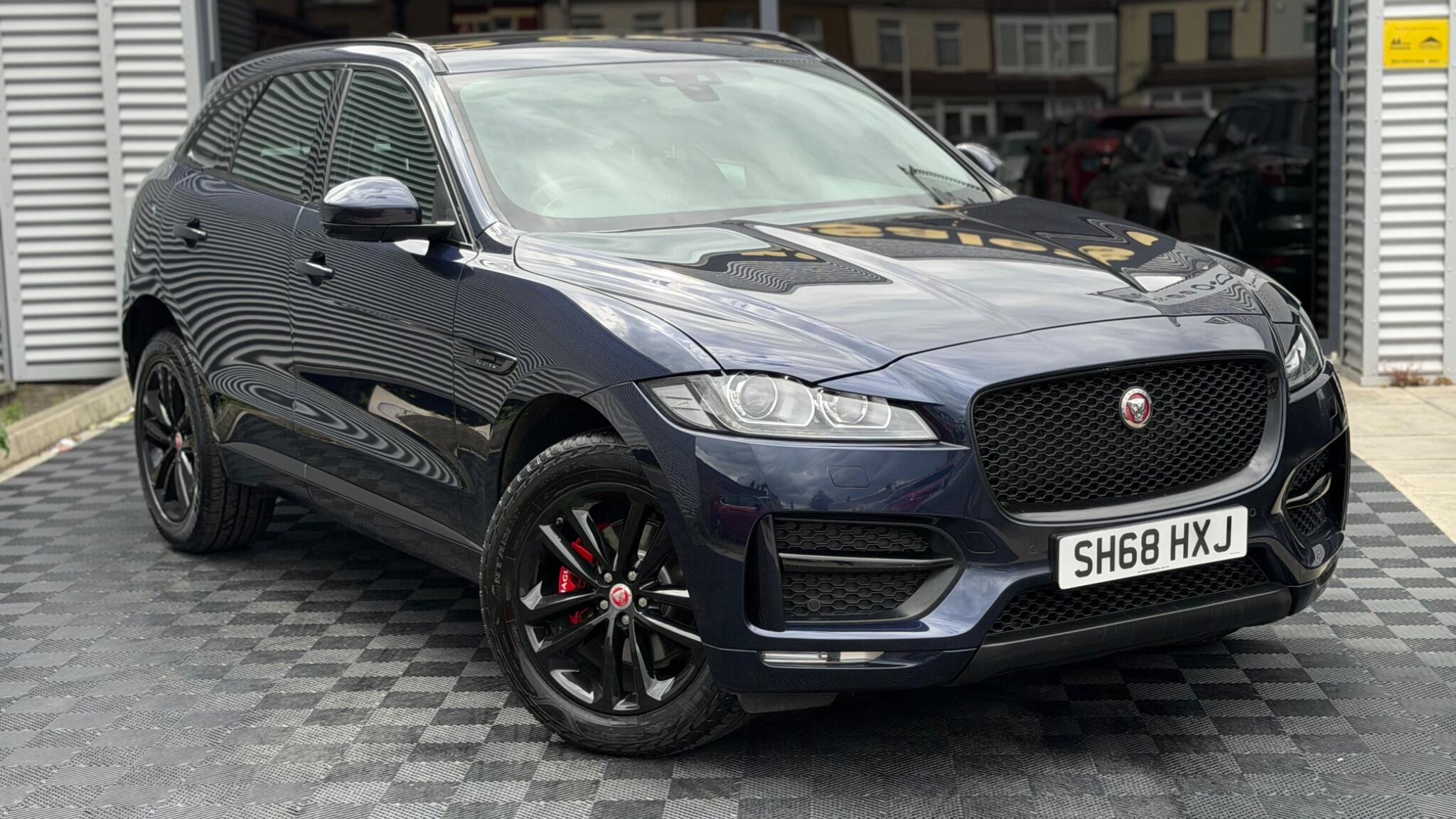 Jaguar F-Pace