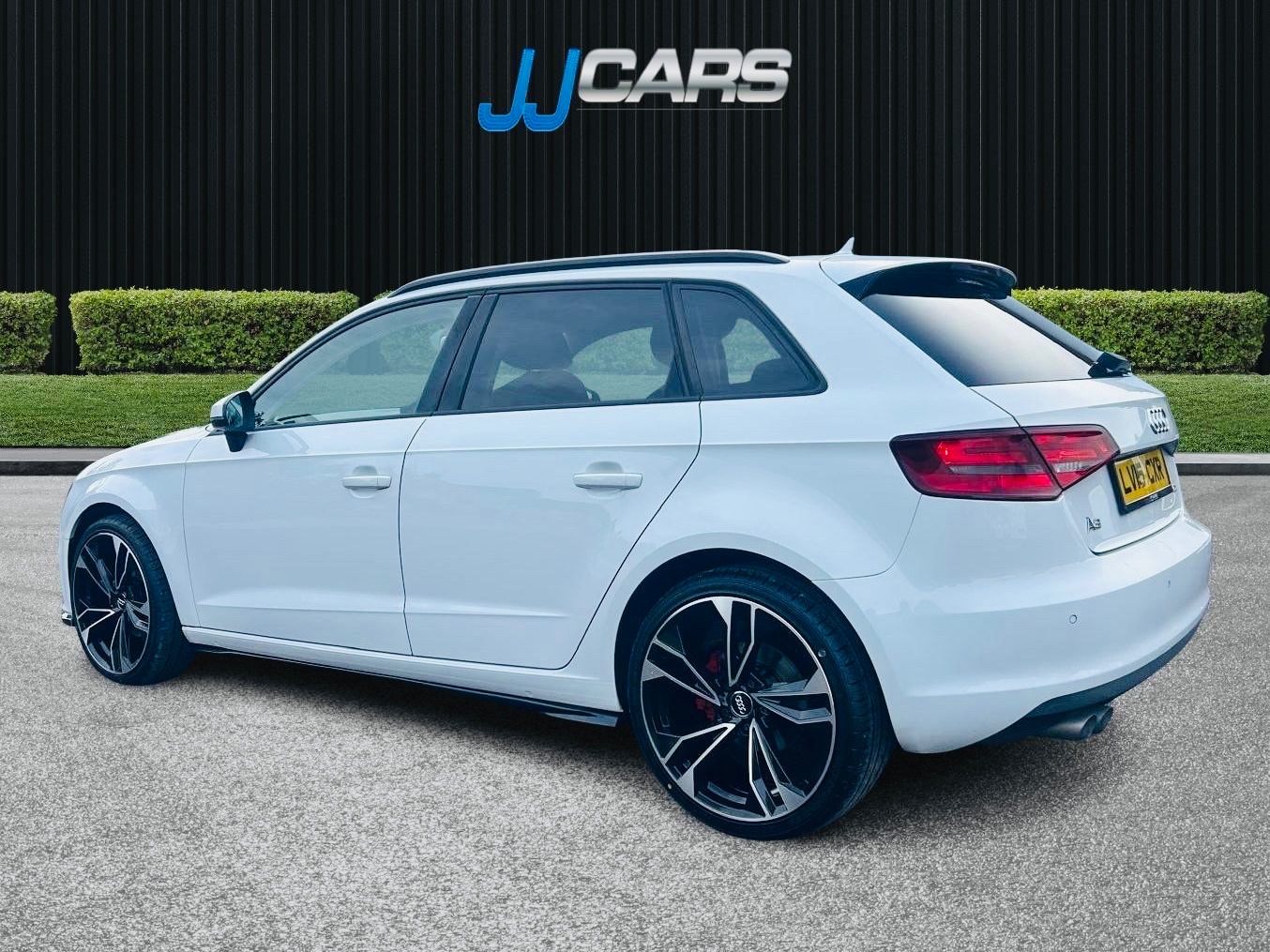 2015 Audi A3 SE - vehicle photo 3 for sale on PureCar