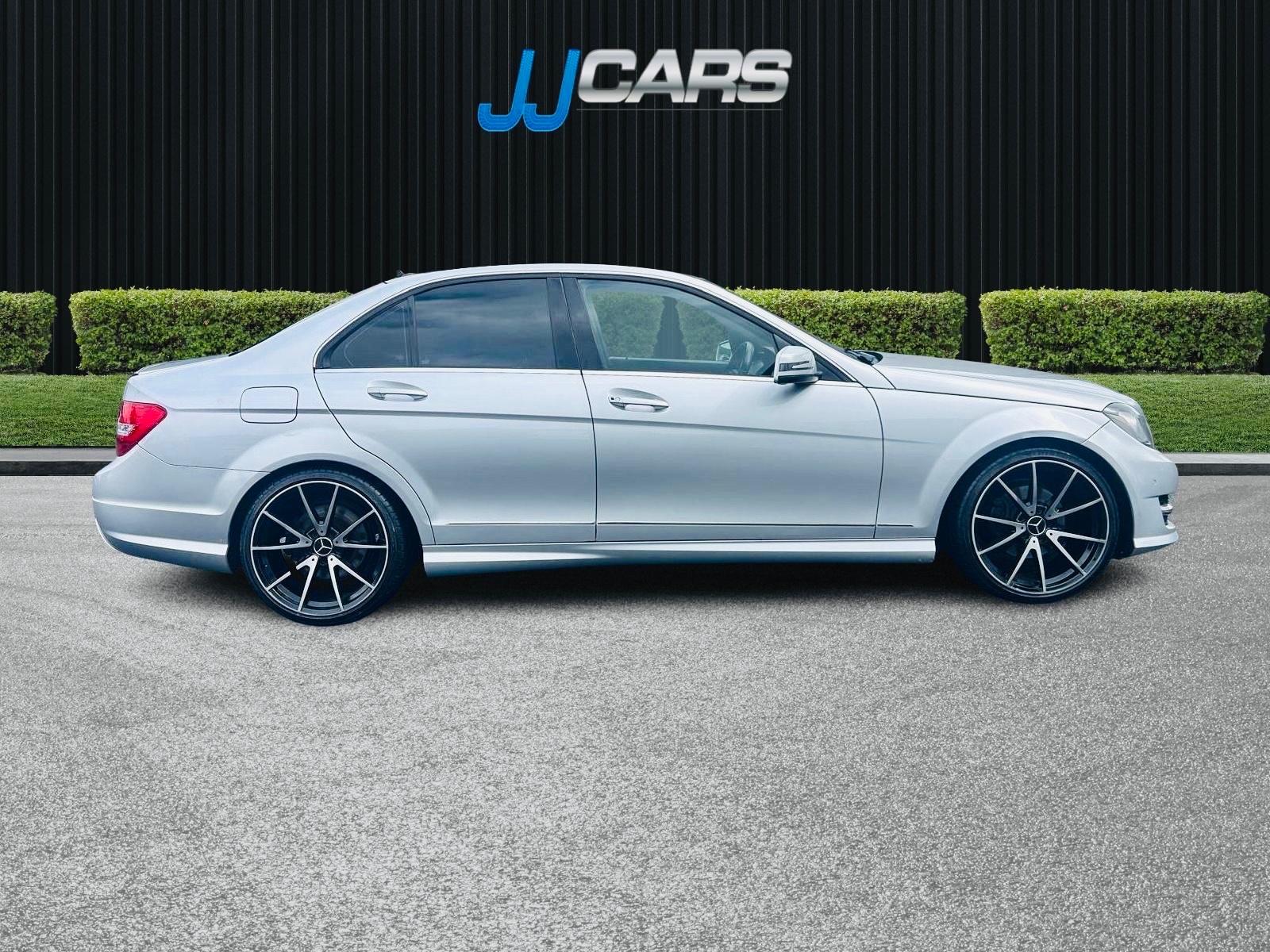 2014 MERCEDES C Class 2.1 C220 CDI AMG Sport Edition Saloon 4dr Diesel G-Tronic+ Euro 5 (s/s) (170 ps) - vehicle photo 4 for sale on PureCar