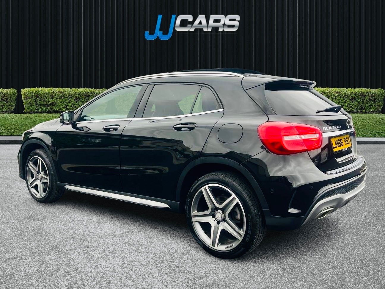 2016 MERCEDES GLA 2.1 GLA220d AMG Line (Premium Plus) SUV 5dr Diesel 7G-DCT 4MATIC Euro 6 (s/s) (177 ps) - vehicle photo 3 for sale on PureCar