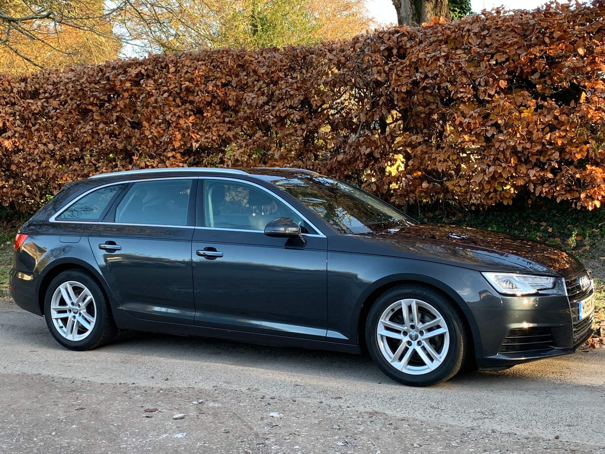 Audi A4 AVANT TDI ULTRA SE 5-Door 2017