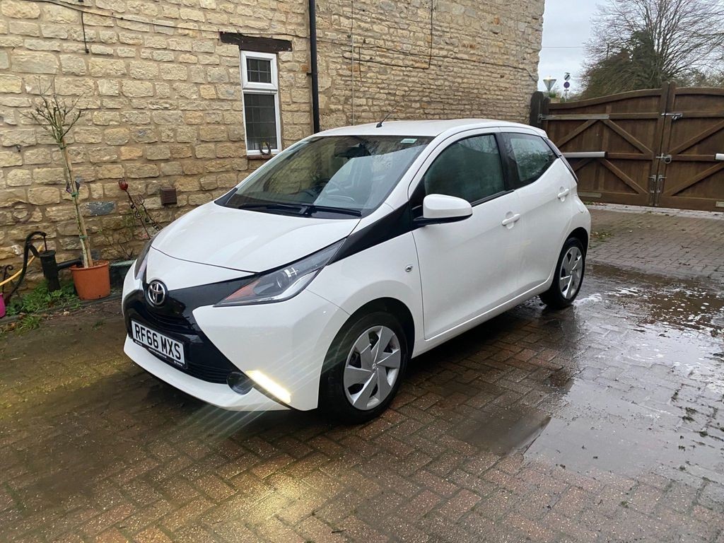 Toyota Aygo VVT-I X-PLAY X-SHIFT 5-Door 2017
